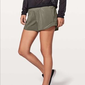 LULULEMON HOTTY HOT SHORT II TALL 4”